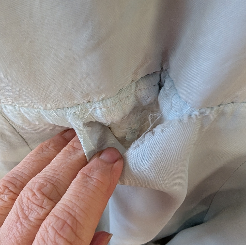 Vintage Robe 1940/50 Cream Satin With Light Blue Floral Free Size - Picture 11 of 16